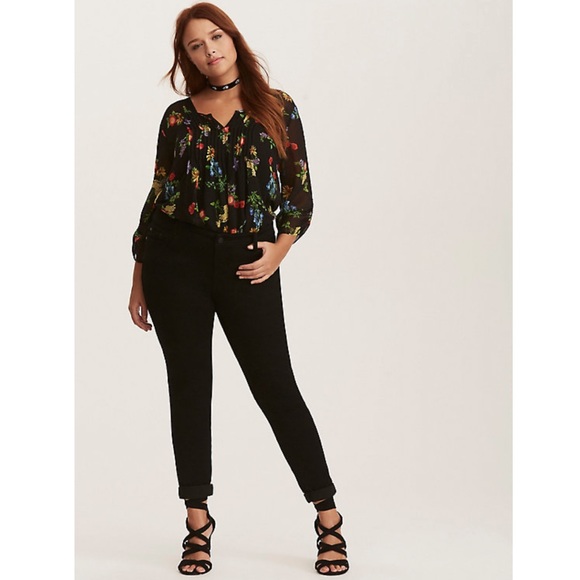 Torrid chiffon black floral blouse plus 3 - Picture 3 of 9